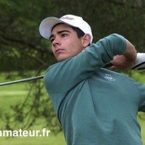 Charles Almeida et Quentin Saintillan sous le par et en tête